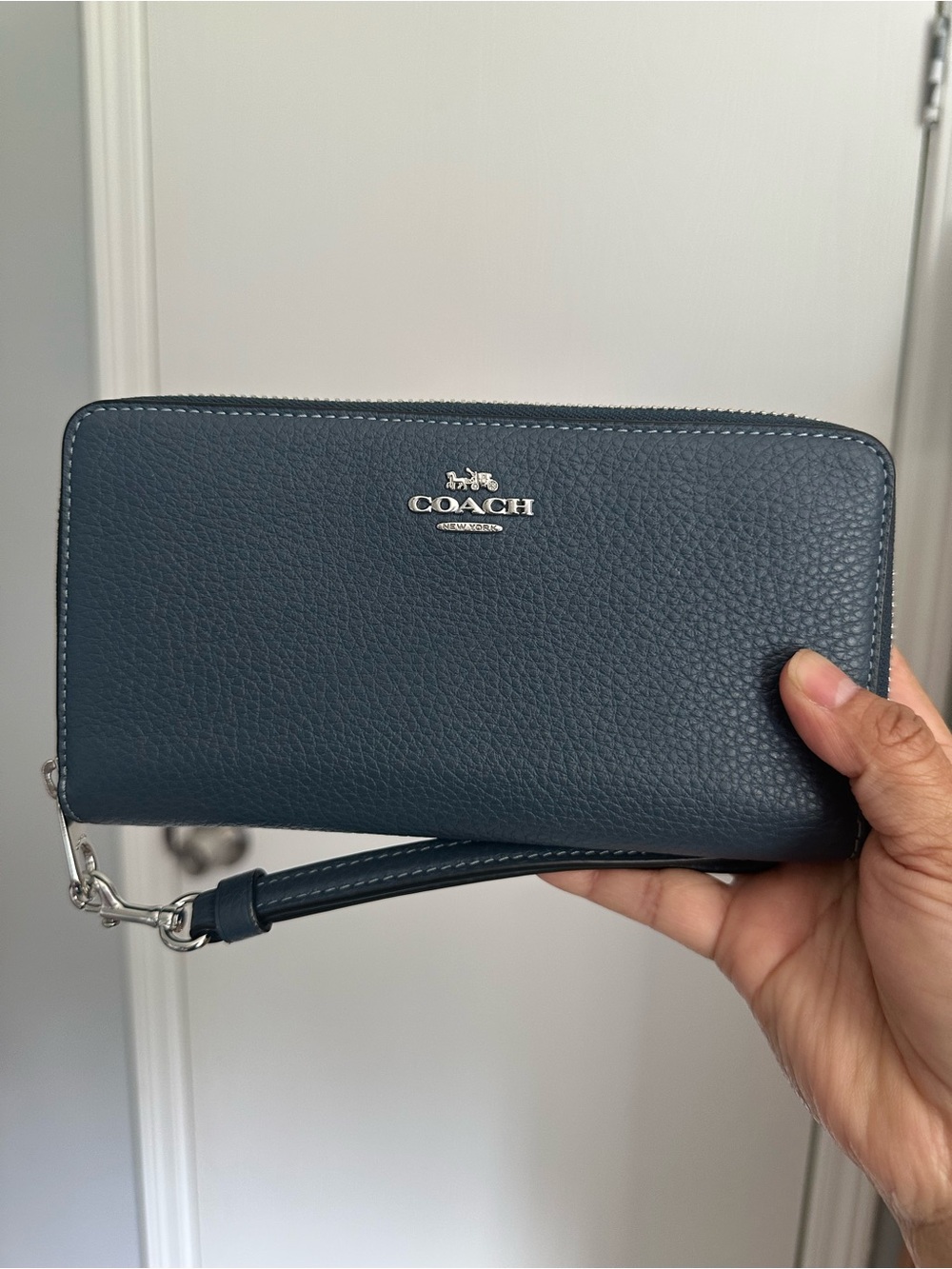 Coach Wallet Zipper around and Wristlet - Picture 3 of 11